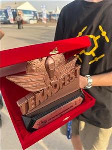 Yalova Üniversitesi Öğrencimizin Kaptanlığındaki Arıkovanı Takımı TEKNOFEST 2026’dan Ödülle Döndü!